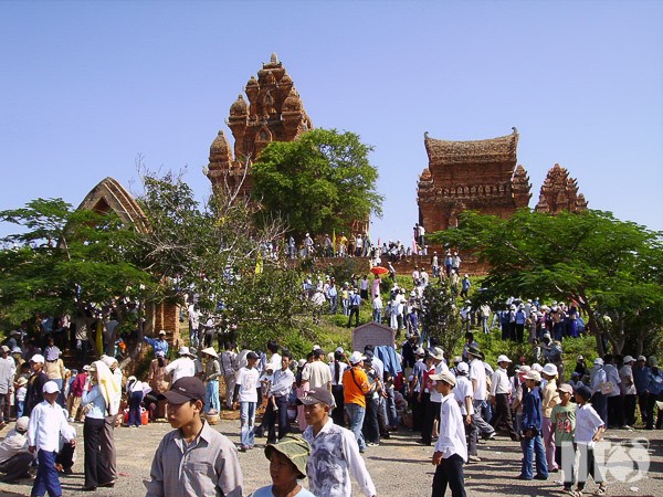 ការងារ អភិរក្សកេរ្ហិ៍ដំណែលប្រវត្តិសាស្រ្តនៃជនជាតិ ChamនៅNinh Thuan។ - ảnh 1